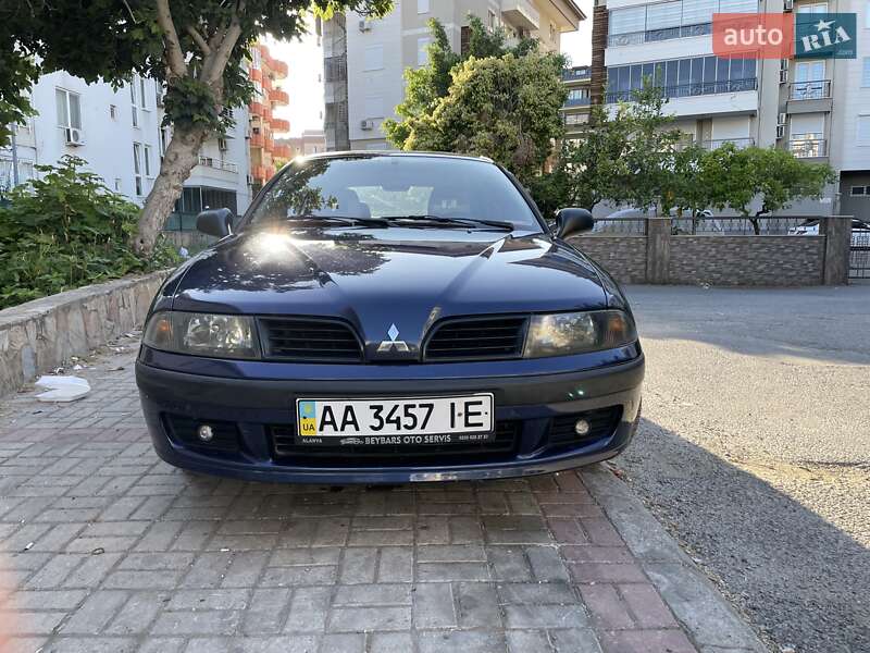 Лифтбек Mitsubishi Carisma 2002 в Тернополе