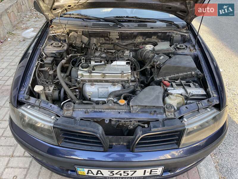 Лифтбек Mitsubishi Carisma 2002 в Тернополе