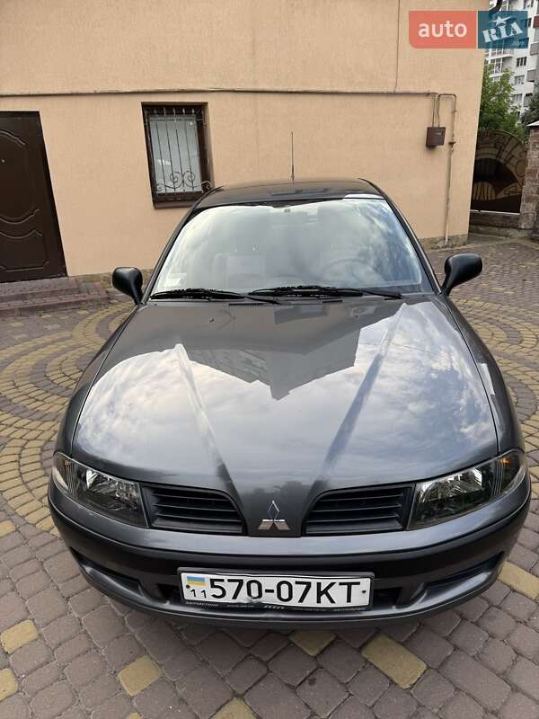 Седан Mitsubishi Carisma 2004 в Львове