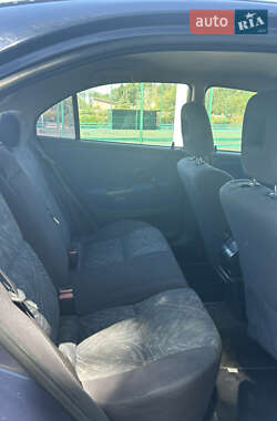Ліфтбек Mitsubishi Carisma 2001 в 