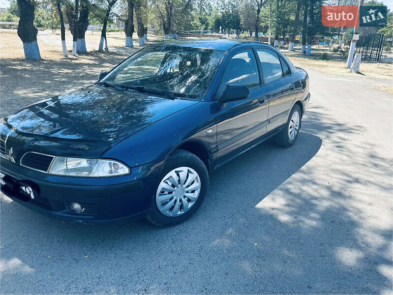 Лифтбек Mitsubishi Carisma 2001 в Сарате