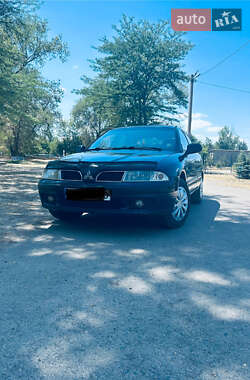 Ліфтбек Mitsubishi Carisma 2001 в Сараті
