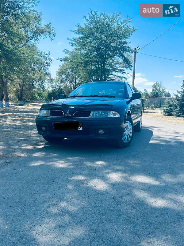 Ліфтбек Mitsubishi Carisma 2001 в 