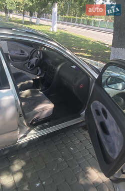 Лифтбек Mitsubishi Carisma 1998 в 