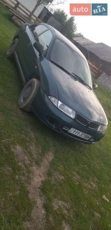 Седан Mitsubishi Carisma 1997 в Ровно
