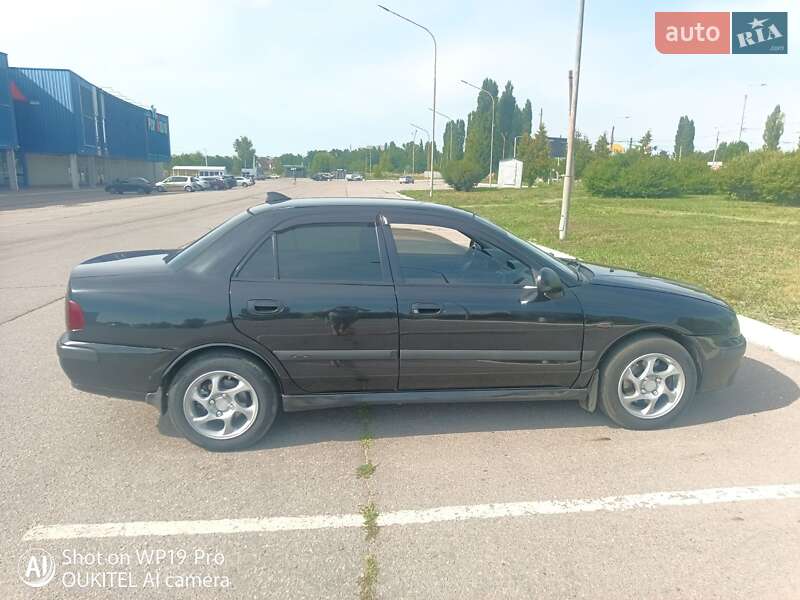 Седан Mitsubishi Carisma 2003 в Кременчуці