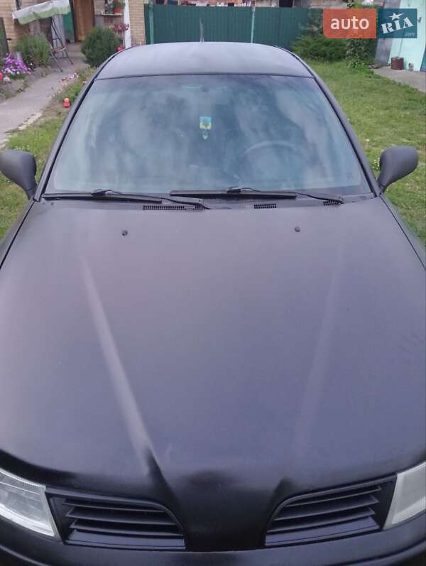 Седан Mitsubishi Carisma 2003 в Буче