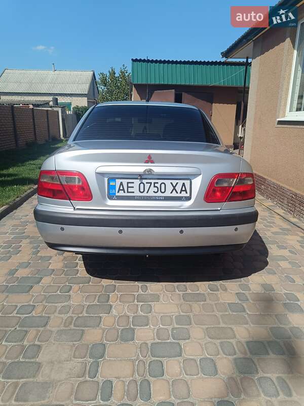 Седан Mitsubishi Carisma 2001 в Пятихатках