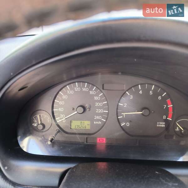 Седан Mitsubishi Carisma 2002 в Одесі