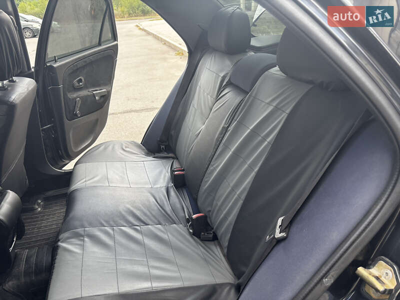 Седан Mitsubishi Carisma 2003 в Запорожье