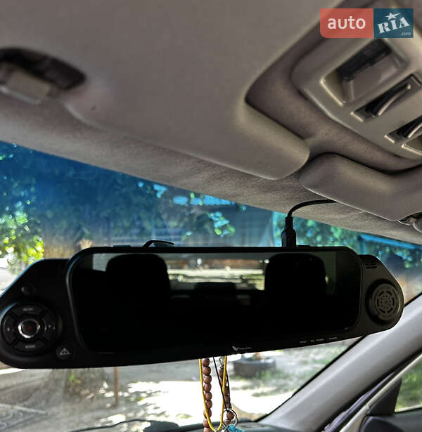 Седан Mitsubishi Carisma 1999 в Днепре