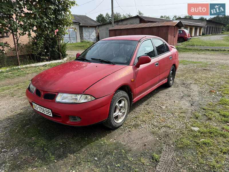 Лифтбек Mitsubishi Carisma 1996 в Иршаве