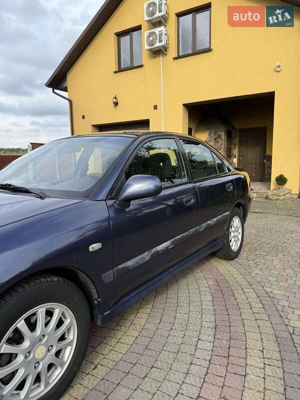 Седан Mitsubishi Carisma 2002 в Новом Роздоле