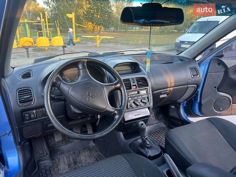Ліфтбек Mitsubishi Carisma 2001 в Олександрії фото 14 Ліфтбек Mitsubishi Carisma 2001 в Олександрії