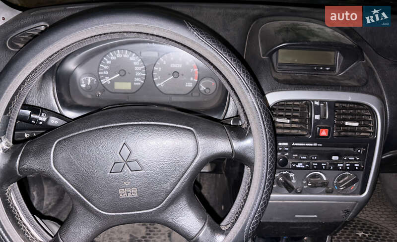 Седан Mitsubishi Carisma 2003 в Павлограде