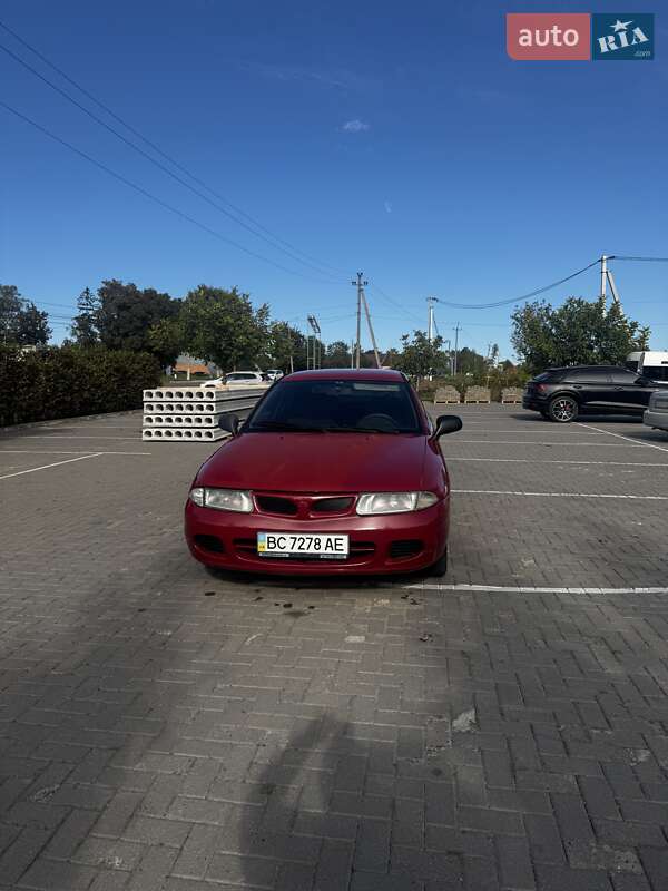 Лифтбек Mitsubishi Carisma 1998 в Черновцах