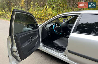 Седан Mitsubishi Carisma 2002 в 