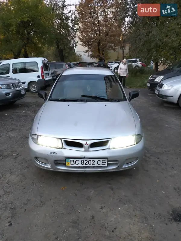 Mitsubishi Carisma