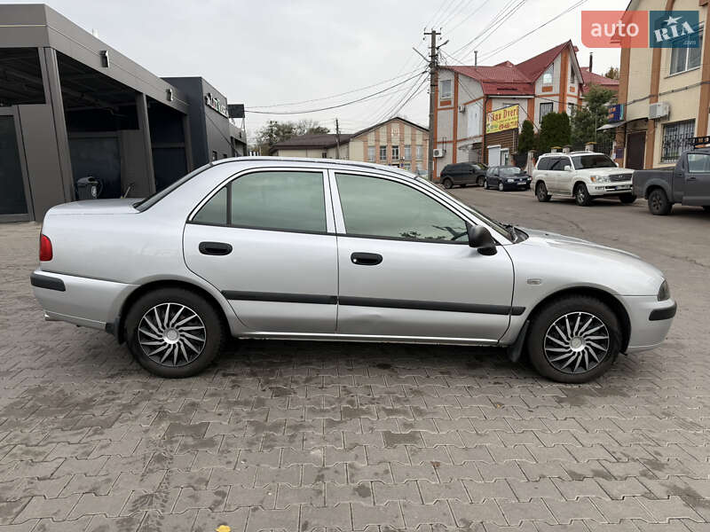 Седан Mitsubishi Carisma 2003 в Яготині