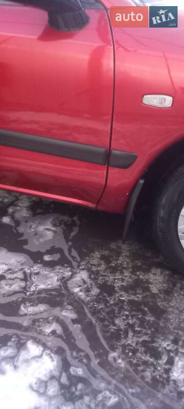 Ліфтбек Mitsubishi Carisma 2000 в Дніпрі