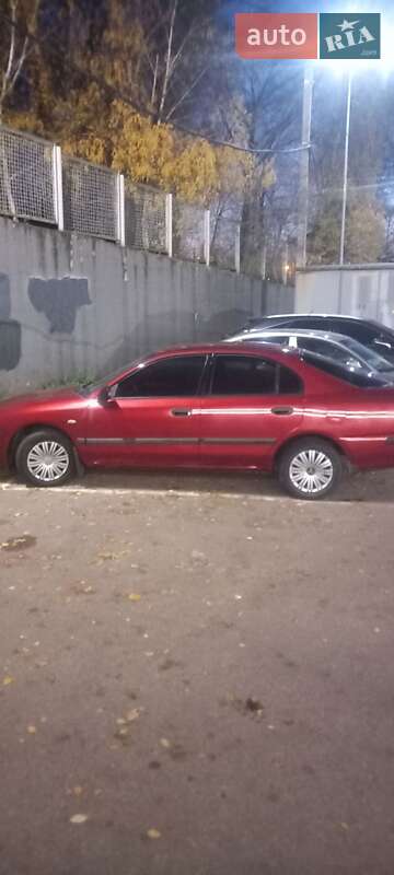 Ліфтбек Mitsubishi Carisma 2000 в Дніпрі