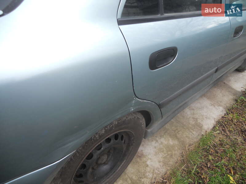 Седан Mitsubishi Carisma 2003 в Фастове