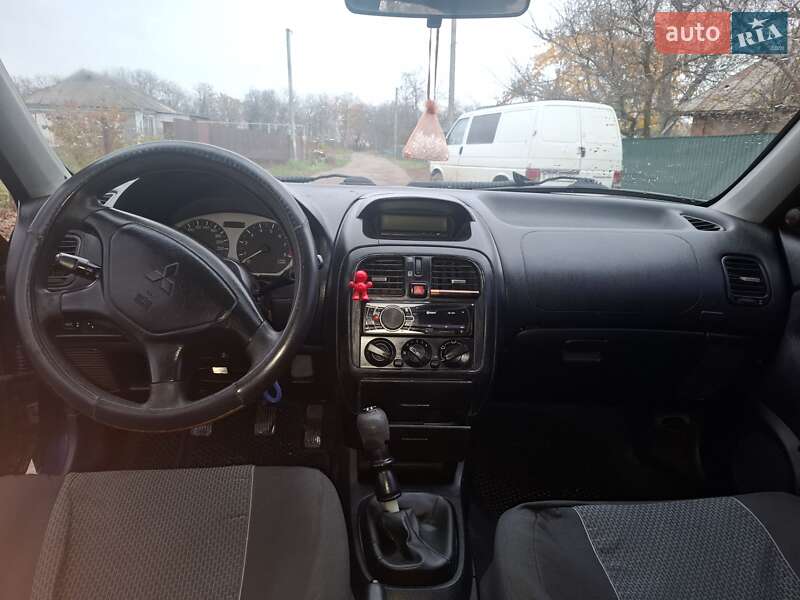 Седан Mitsubishi Carisma 2003 в Немирові