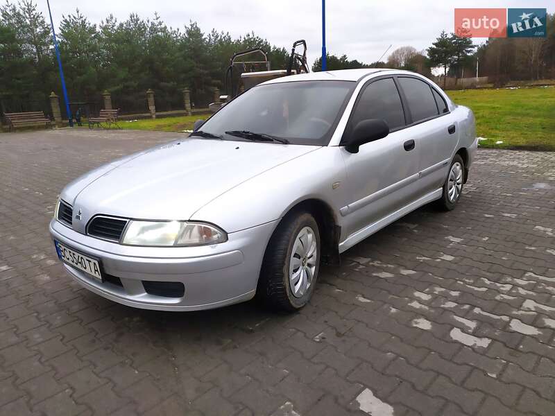 Ліфтбек Mitsubishi Carisma 2003 в Мостиській