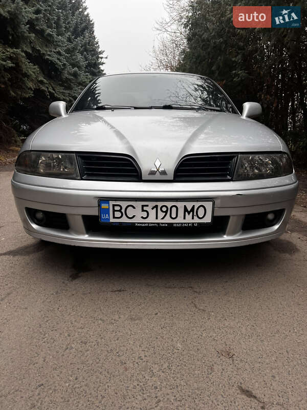 Седан Mitsubishi Carisma 2003 в Львове