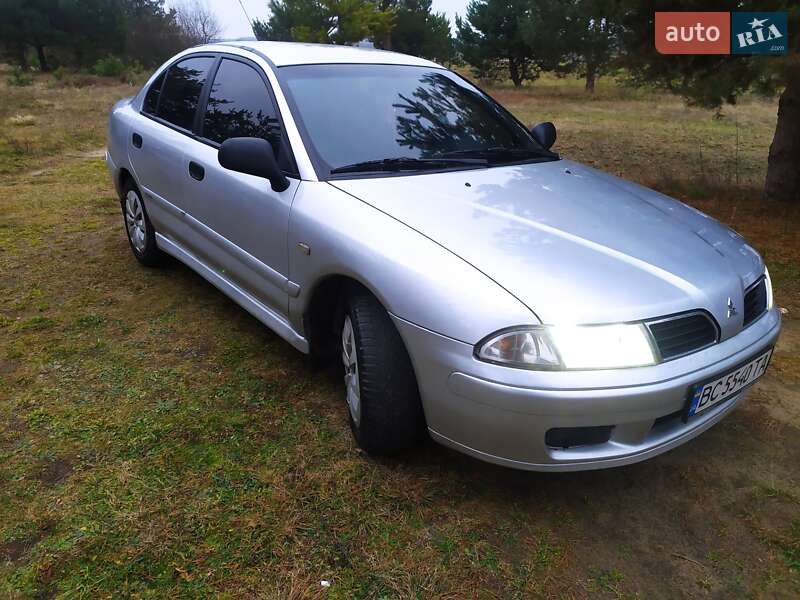 Лифтбек Mitsubishi Carisma 2003 в Мостиске