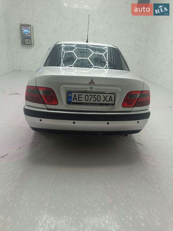 Седан Mitsubishi Carisma 2001 в П'ятихатках