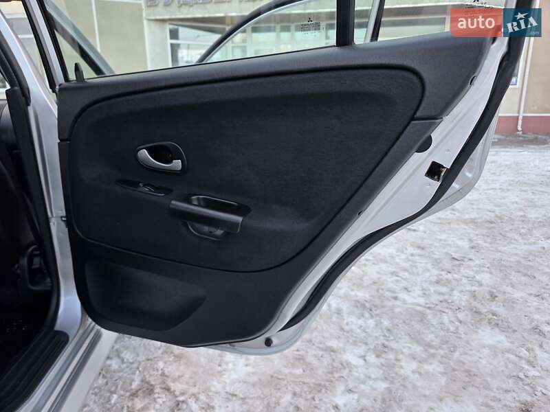 Лифтбек Mitsubishi Carisma 2003 в Хмельницком фото 65 Лифтбек Mitsubishi Carisma 2003 в Хмельницком