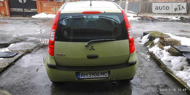 Хэтчбек Mitsubishi Colt 2005 в Мирнограде