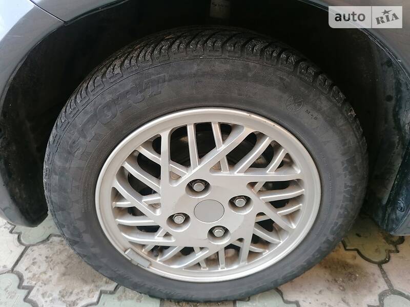 Хэтчбек Mitsubishi Colt 2004 в 