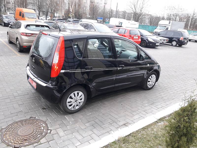 Мінівен Mitsubishi Colt 2006 в Луцьку