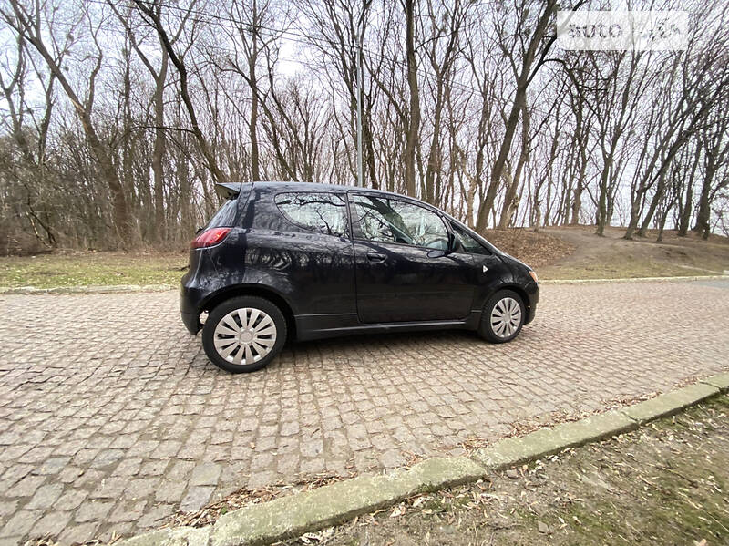 Купе Mitsubishi Colt 2010 в Черновцах