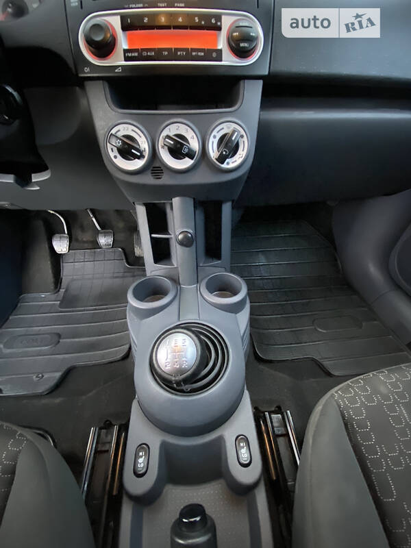 Купе Mitsubishi Colt 2010 в Черновцах