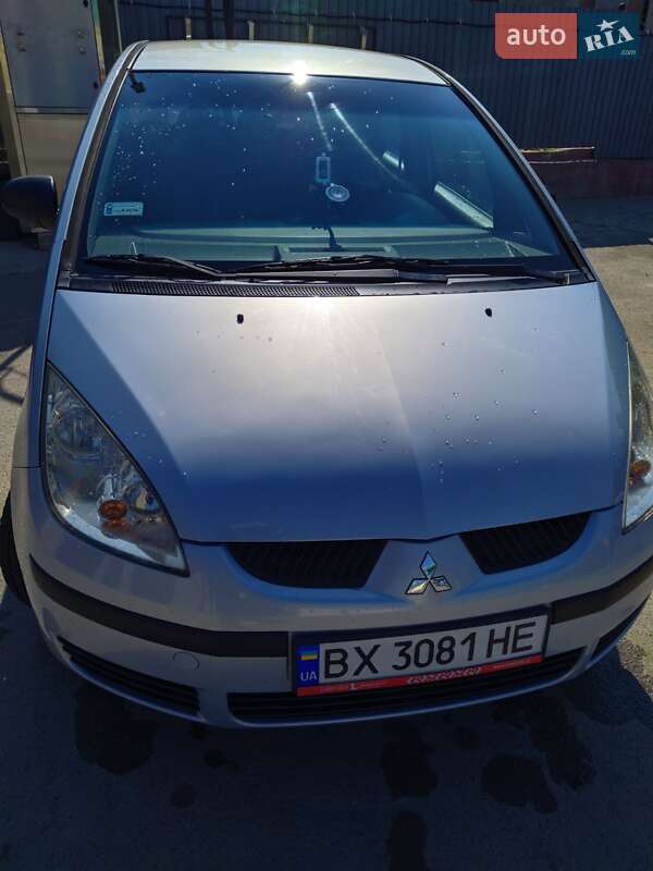Хэтчбек Mitsubishi Colt 2004 в Каменец-Подольском