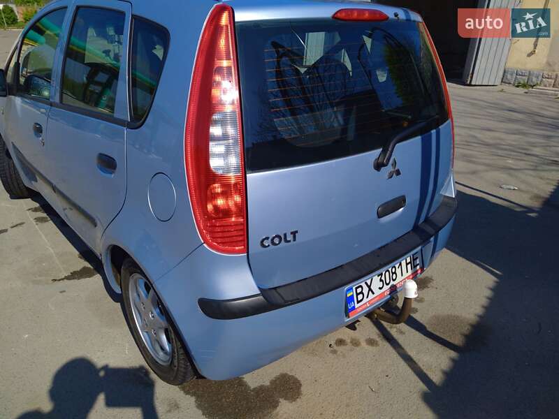 Хэтчбек Mitsubishi Colt 2004 в Каменец-Подольском