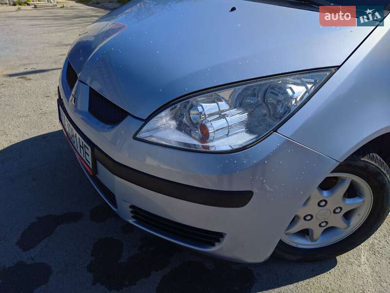 Хэтчбек Mitsubishi Colt 2004 в Каменец-Подольском