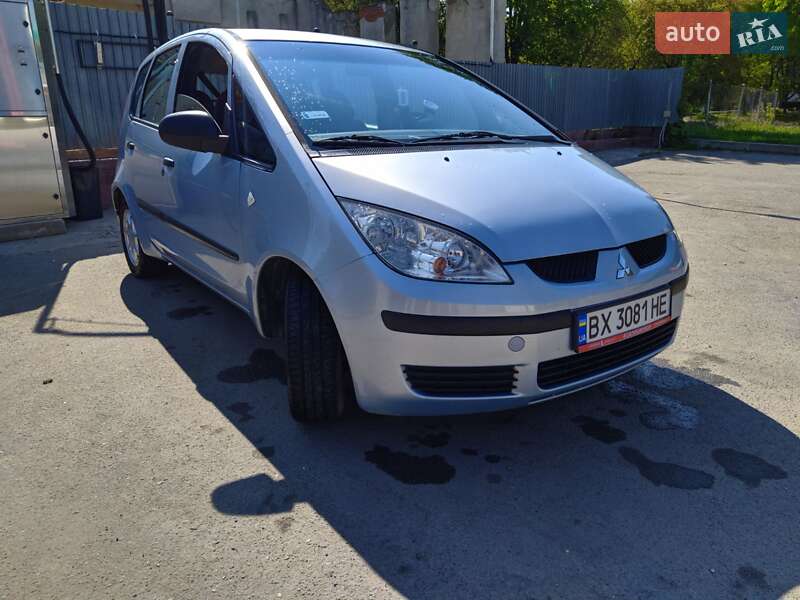 Хэтчбек Mitsubishi Colt 2004 в Каменец-Подольском