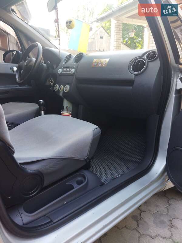 Хетчбек Mitsubishi Colt 2005 в Ківерцях