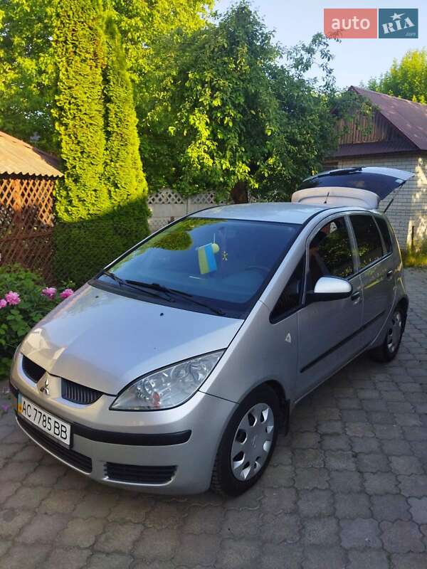 Хетчбек Mitsubishi Colt 2005 в Ківерцях