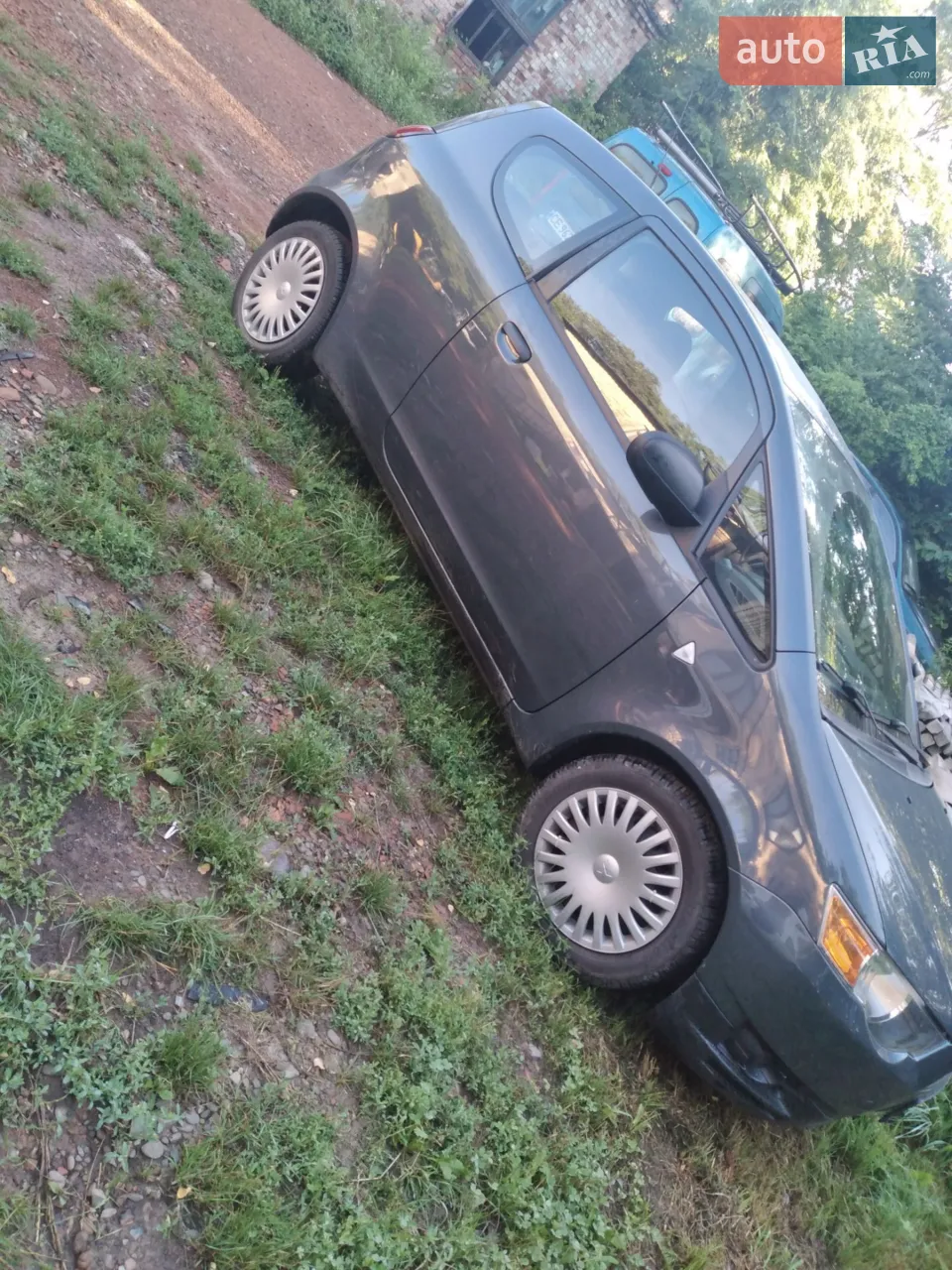 2010 Mitsubishi Colt - мініатюра 19