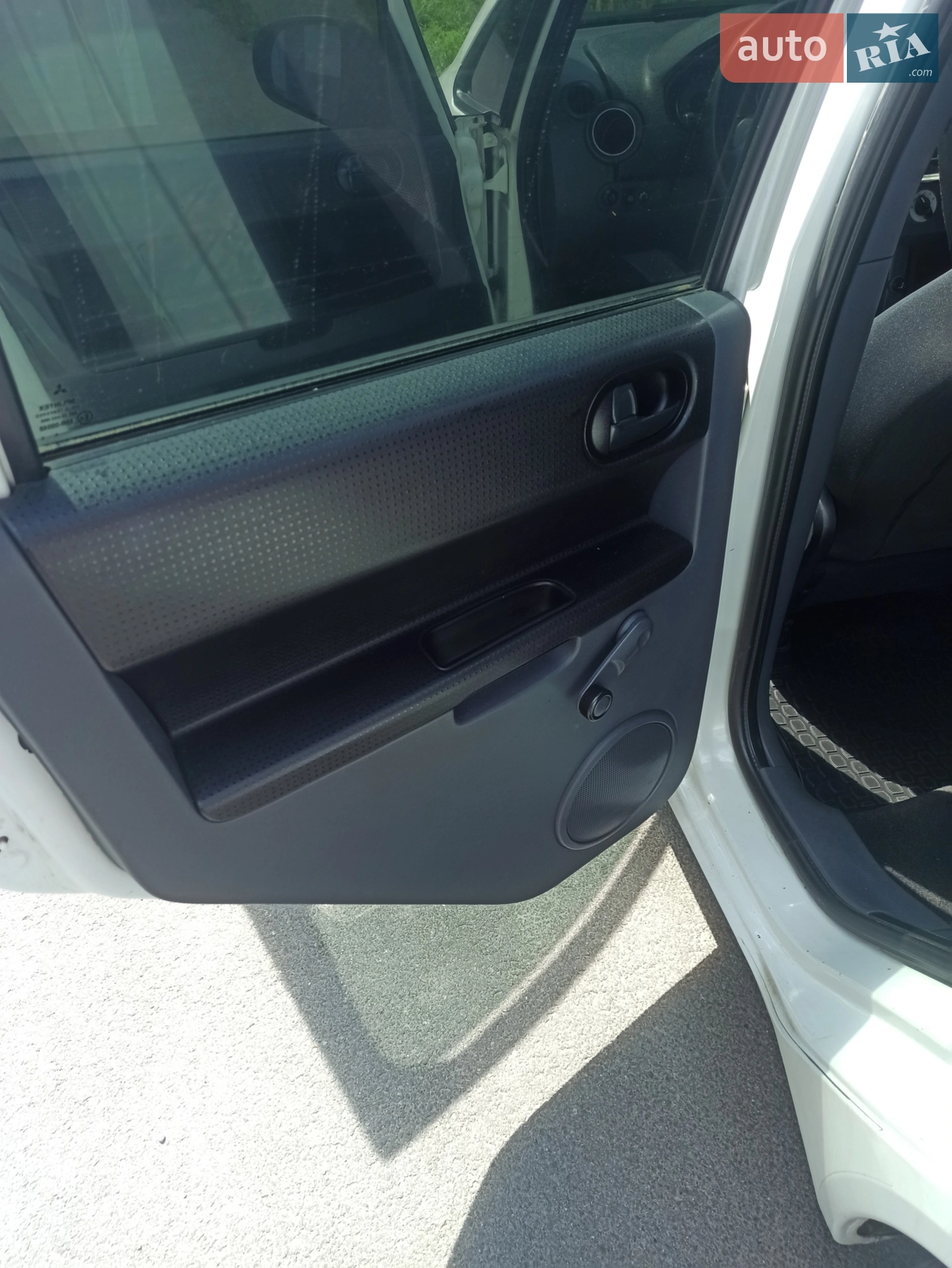 Mitsubishi Colt 2009 VIN XMCXJZ34A9F009375 фото оголошення 10 з 19