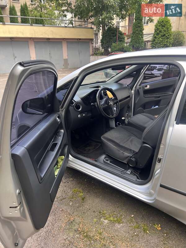 Хэтчбек Mitsubishi Colt 2005 в Покровском