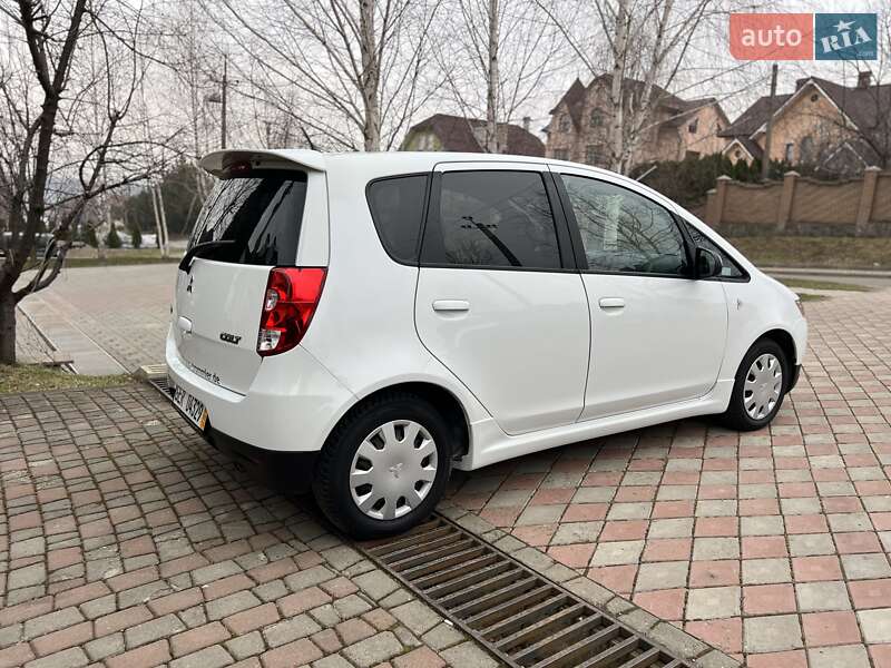 Хэтчбек Mitsubishi Colt 2010 в Черновцах