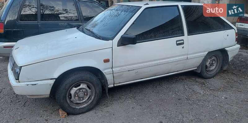 Хэтчбек Mitsubishi Colt 1987 в Вольнянске фото 2 Хэтчбек Mitsubishi Colt 1987 в Вольнянске