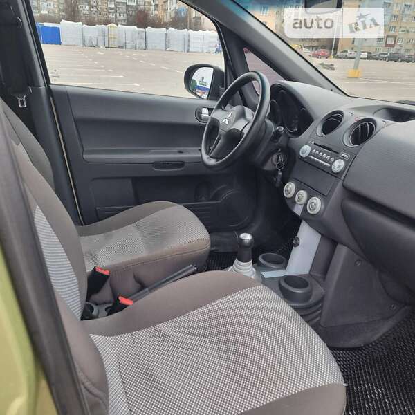 Хэтчбек Mitsubishi Colt 2005 в Кропивницком