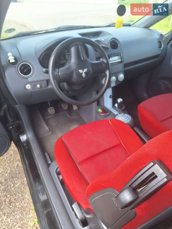 Хетчбек Mitsubishi Colt 2005 в 